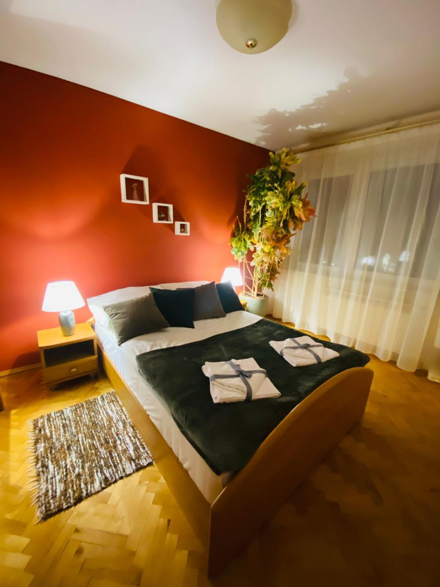 Przytulny Dom Pod Jabloniami Przy Targach Kielce 빌라 외부 사진